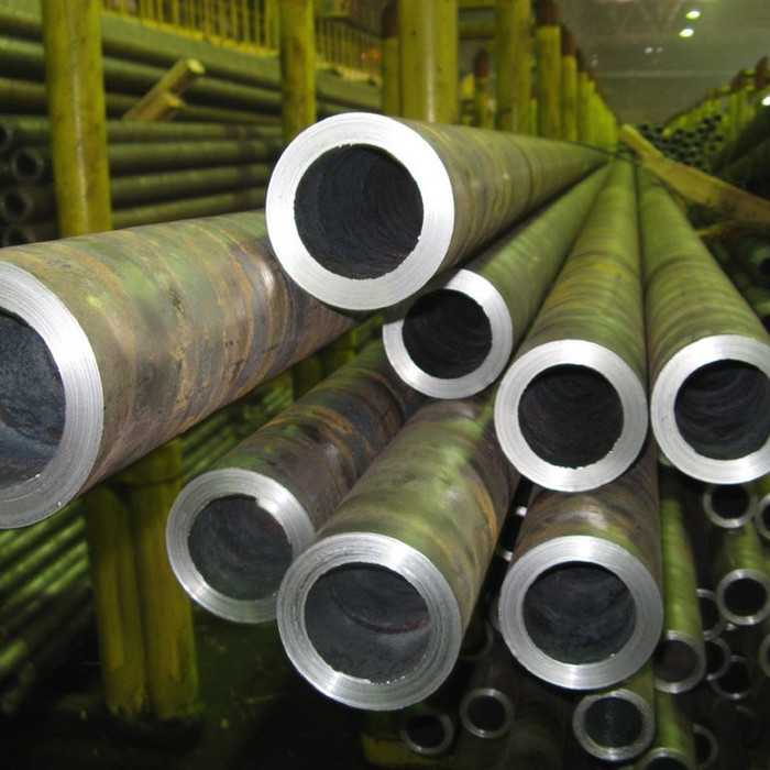 Труба бесшовная горячедеформированная 299х20 мм